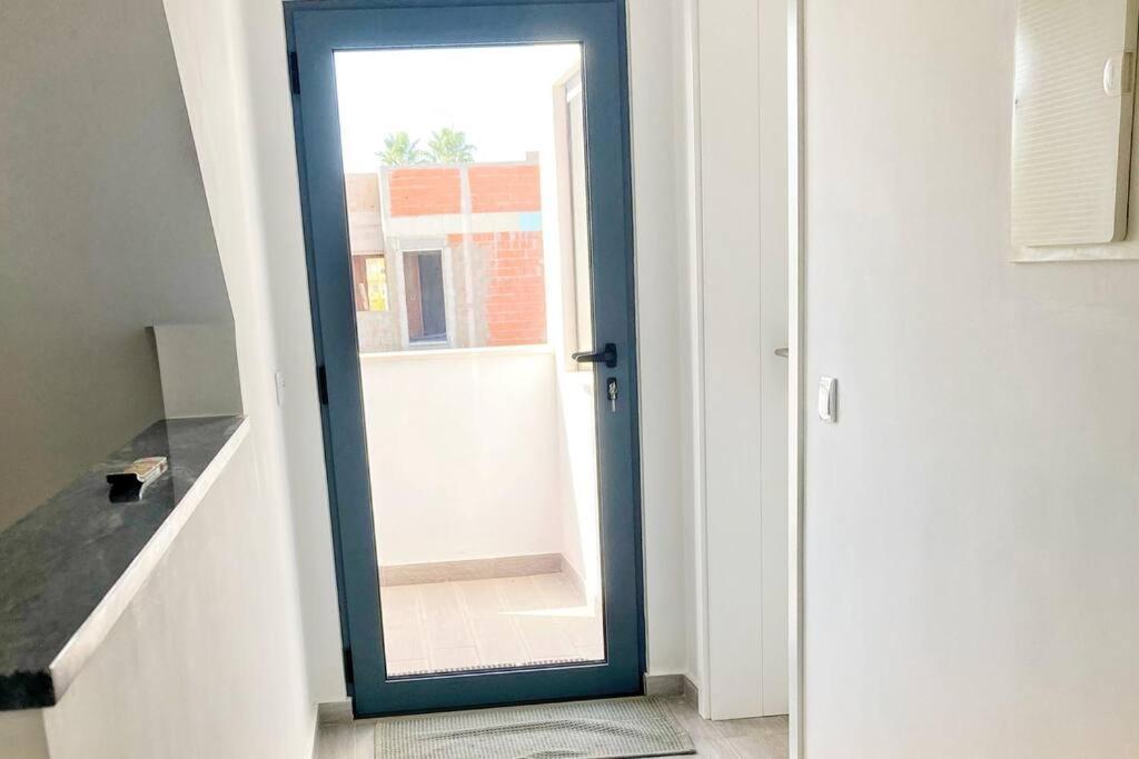 Vivenda Espacosa E Luminosa Villa Quelfes Eksteriør billede
