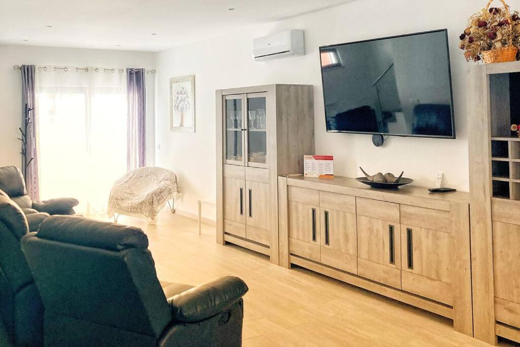 Vivenda Espacosa E Luminosa Villa Quelfes Eksteriør billede